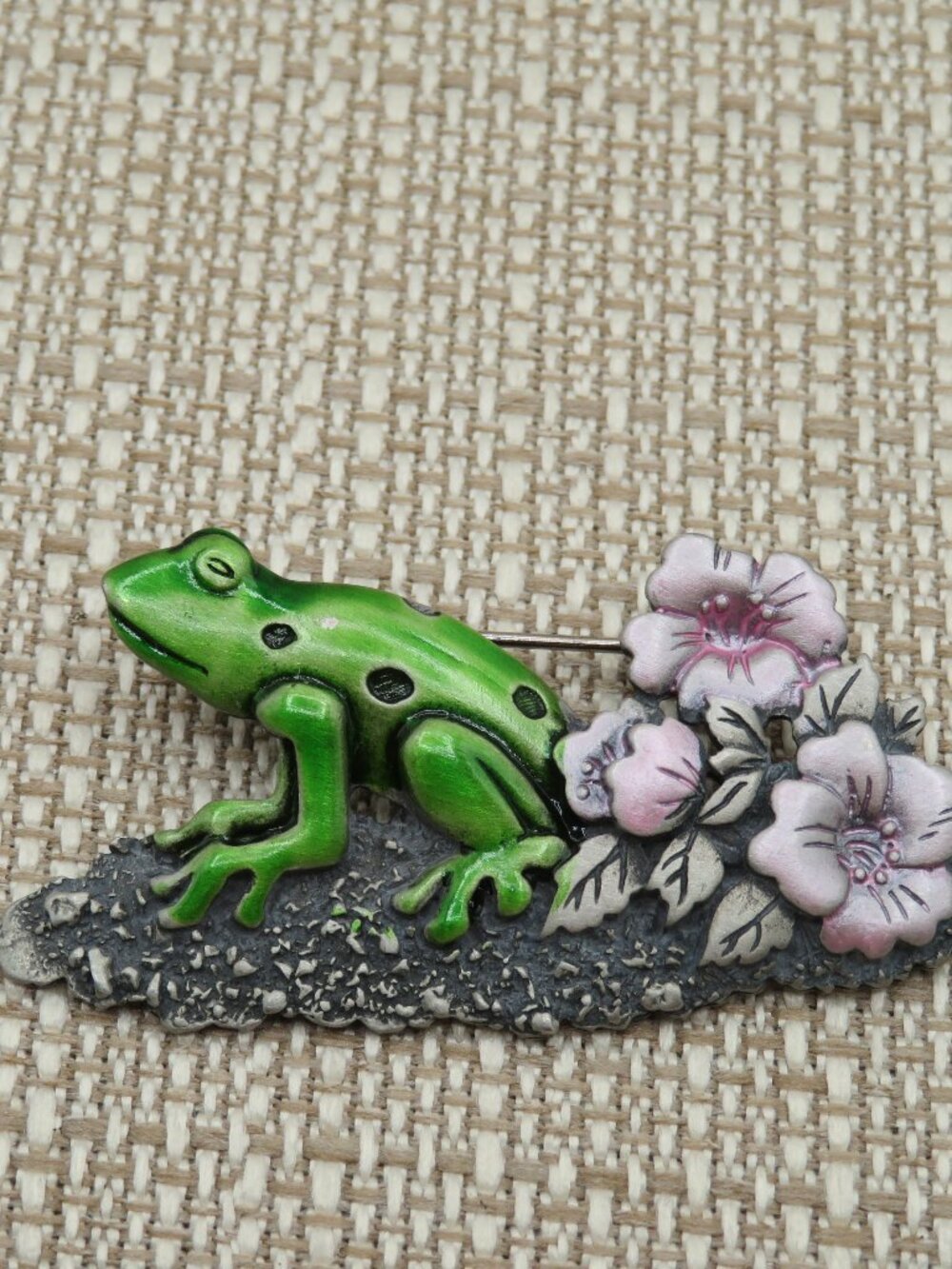 Vintage JJ Jonette Frog on Lily Pad Brooch - Picture 2 of 6